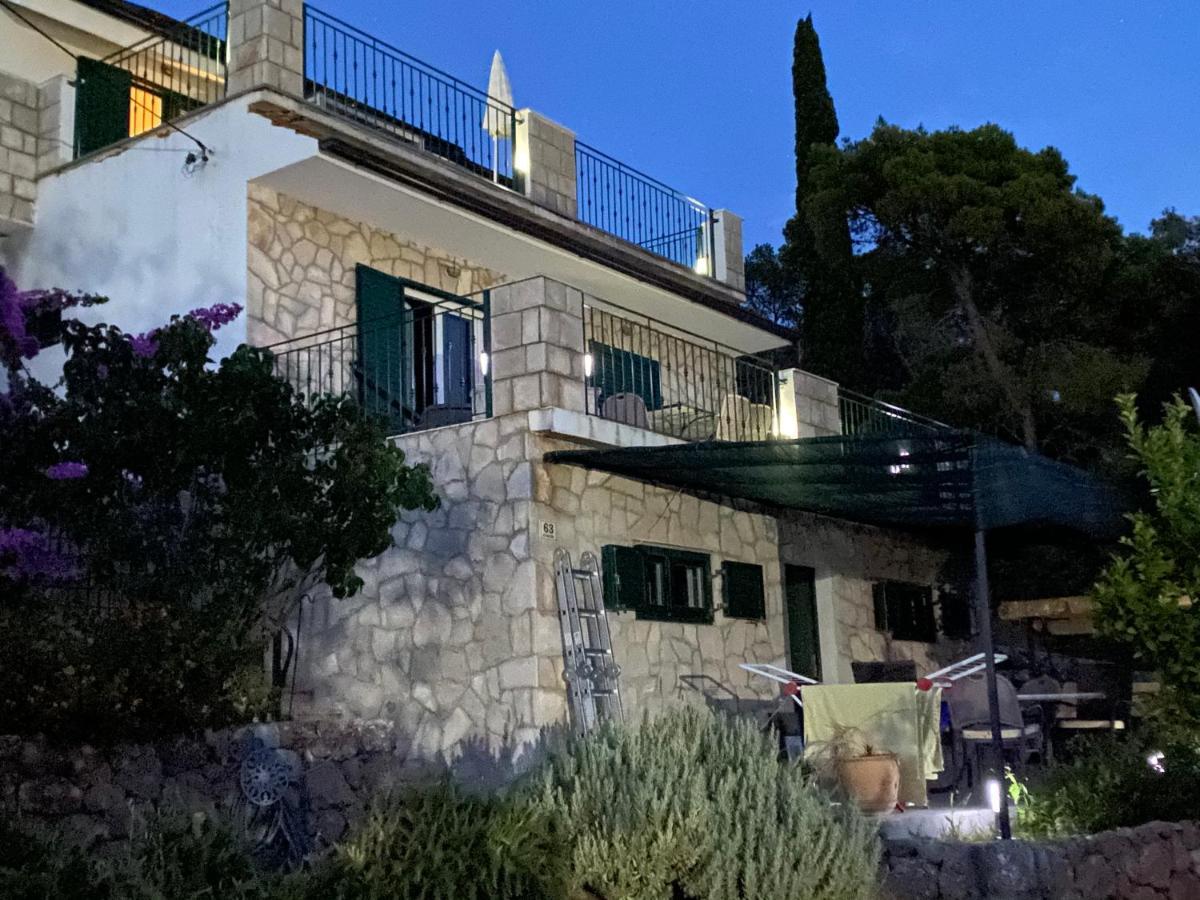 Apartment Vino Sveta Nedelja (Hvar)
